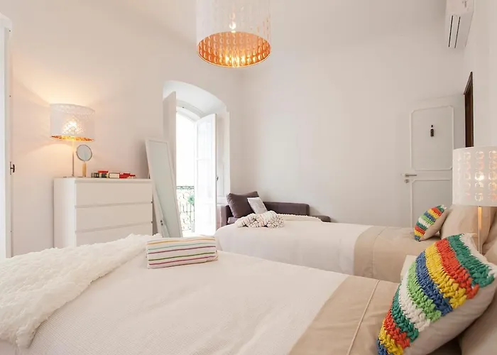 Ginjinha House - 4 - Bairro Alto - With Ac By Lisbeyond בית הארחה 3*